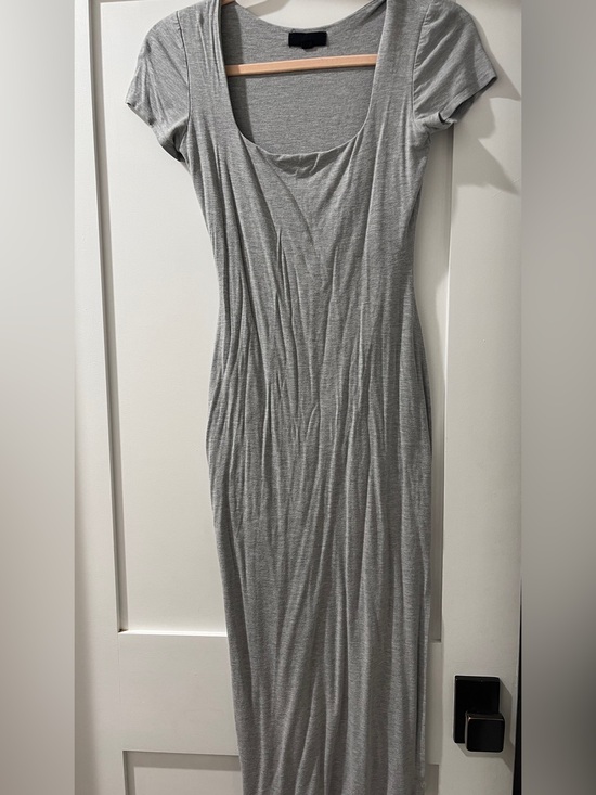 Dresses & Skirts - Women's Gray Scoop Neck Maxi Dress